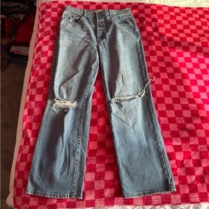 Distressed Light Blue Boyfriend Jeans With Ripped knees